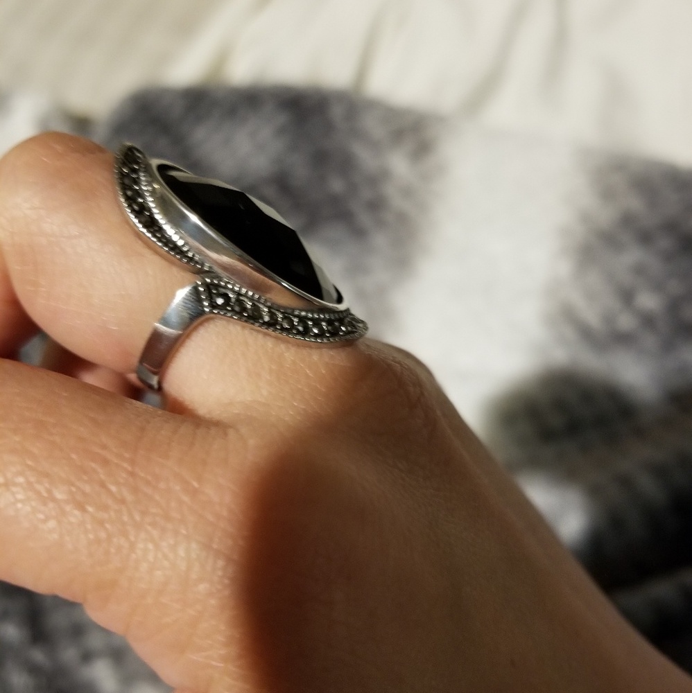 Ring - Picture 2 of 4